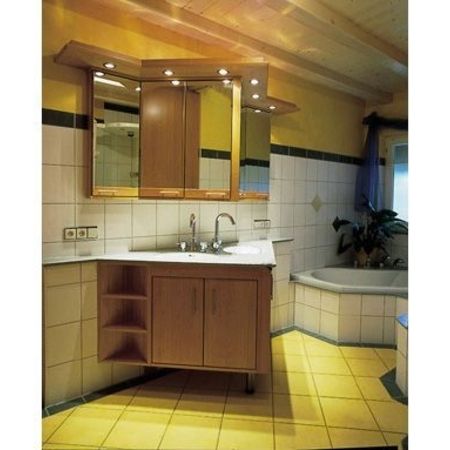 Badezimmermöbel aus Massivbuche